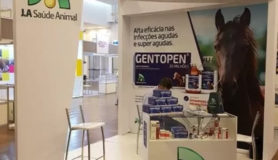 A J.A participa da Conferência Anual da Associação Brasileira dos Médicos Veterinários de Equídeos (